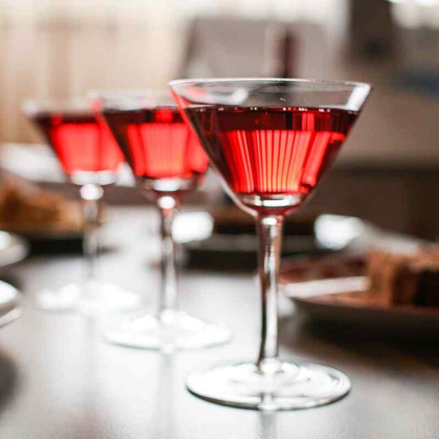 https://dukajdent.com/wp-content/uploads/2020/01/dine-and-wine-640x640.jpg